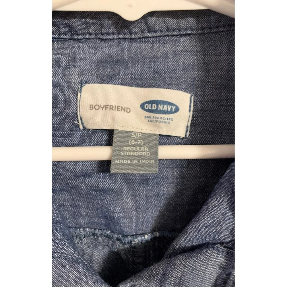 Old Navy Girls Boyfriend Shirt. Size S (6-7).